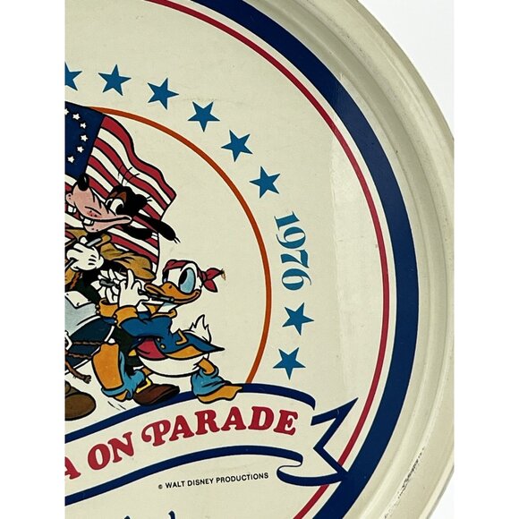 Disneyland Tray America On Parade Vintage 1976 Tin Metal Round Walt Disney 11" - Picture 6 of 13